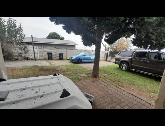 4 BEDROOM HOUSE FOR SALE IN KEMPTON PARK WEST